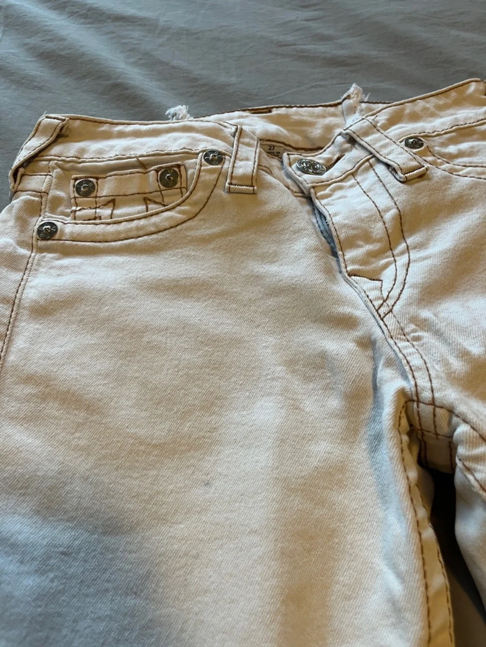 True Religion Women’s Skinny Jeans in Cream - Picture 9 of 13